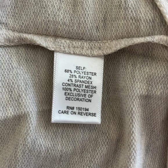 Living Doll Women’s Cream Sweatshirt With Sequins On Shoulders Size 0X NWT - Picture 9 of 10